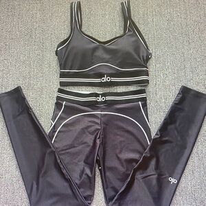 ALO Yoga Black Sports Bra and Leggings with White Piping Size M